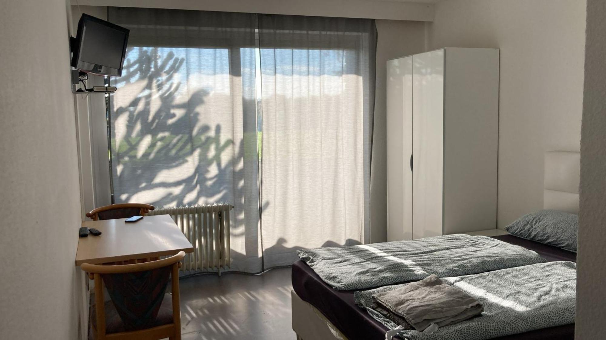Pension Highway 3 Bielefeld Buitenkant foto