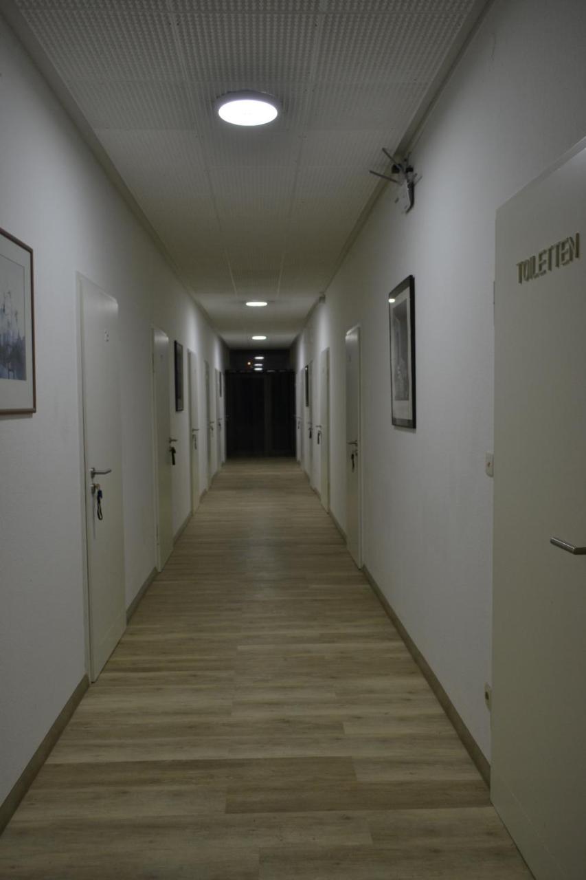 Pension Highway 3 Bielefeld Buitenkant foto