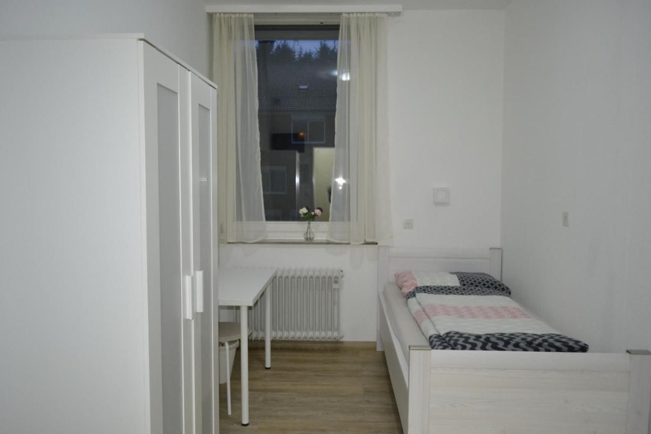 Pension Highway 3 Bielefeld Buitenkant foto