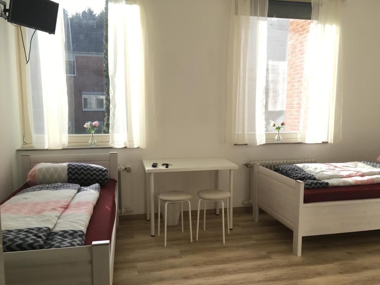 Pension Highway 3 Bielefeld Buitenkant foto