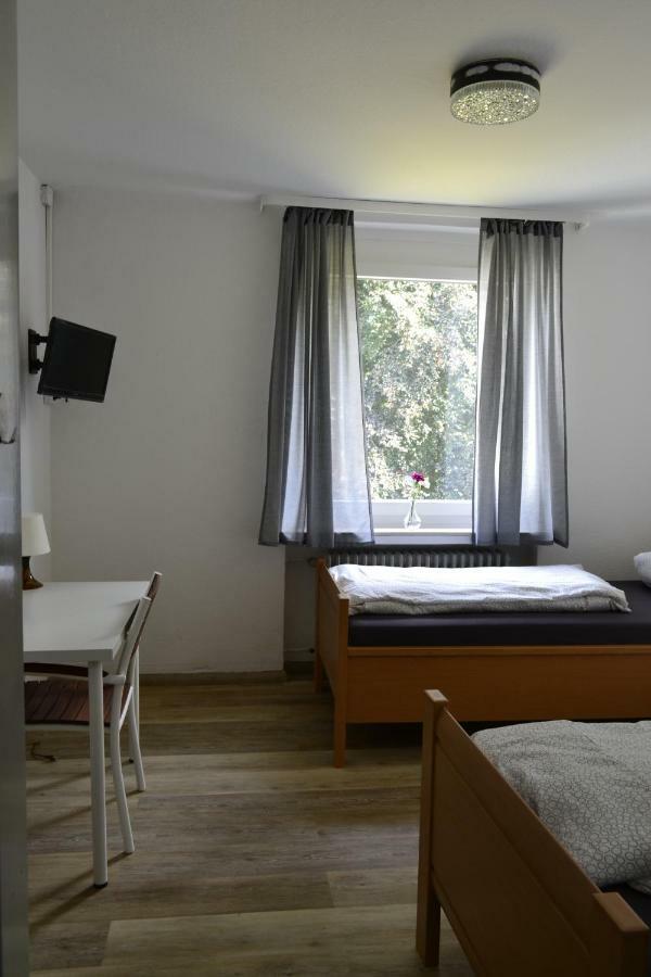 Pension Highway 3 Bielefeld Buitenkant foto